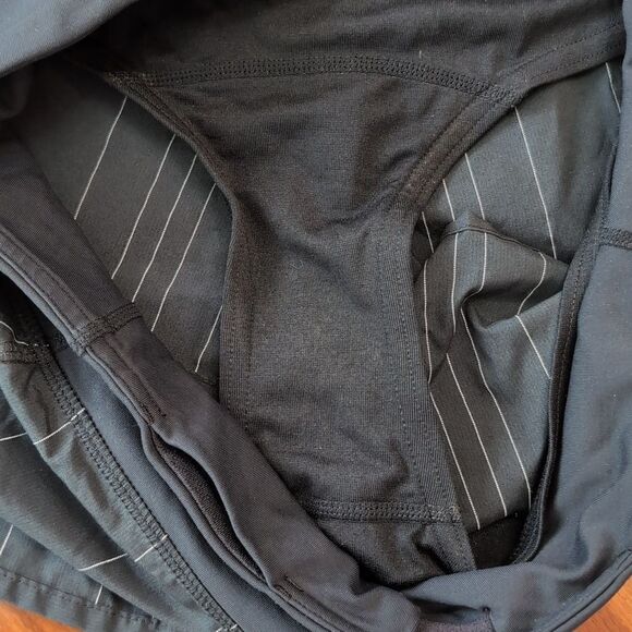 Lululemon Run Speed Short Reflective-Black Sz 6 - Picture 7 of 10